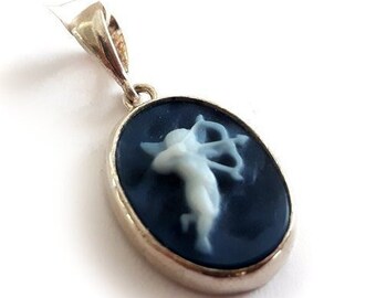 Blue cameo pendant Cupid italian cameo jewelry donadio stone cameos pendentif camée colgante camafeo カメオペンダント Камея подвеска