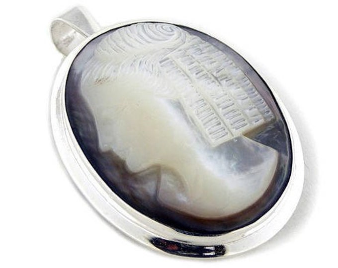 Grey cameo brooch & pendant mother of pearl italian cameos jewelry donadio cameos shell pendentif broche camée camafeo カメオブローチ камея брошь