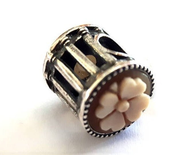 Shell cameo charm good luck quatrefoil flower pandora bracelet italian cameo jewelry donadio cameo shell Charme camée カメオの魅力 Камея браслет