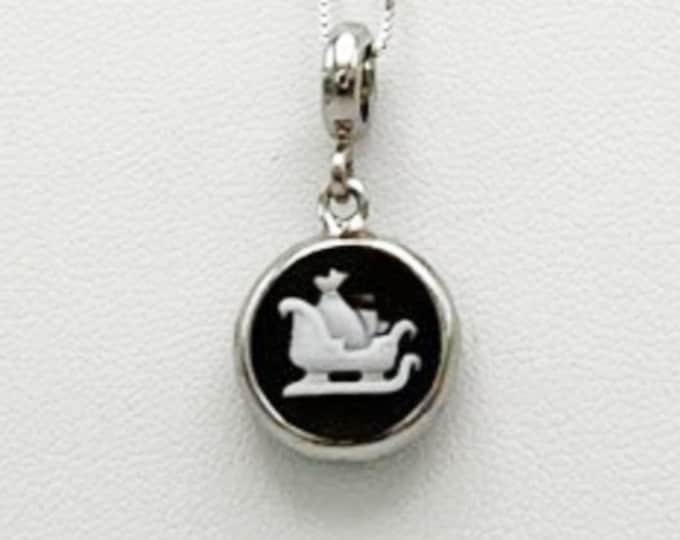 Sardonyx shell Christmas sleigh cameo pendant set in 925 sterling silver