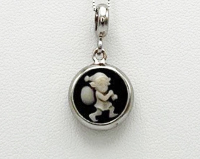 Sardonyx shell Christmas elf cameo pendant set in 925 sterling silver