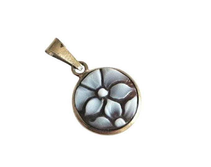 Gold cameo pendant daisy italian cameos jewelry donadio cameo shell pendentif camée colgante camafeo