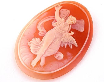 Cammeo in conchiglia di corniola: silhouette di cigno e donna, intagliato a mano (45 mm)