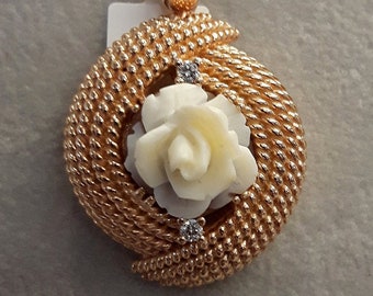 Shell cameo pendant Rose twisted set italian cameo jewelry donadio cameo shell pendentif camée colgante camafeo カメオペンダント Камея подвеска
