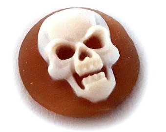 Skull Cameo: Hand Carved Sardonyx Shell, Italian Jewelry (16mm)