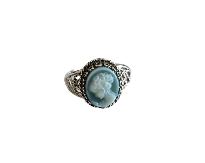 Green Agate Cameo Ring: Sterling Silver Boho Woman Profile