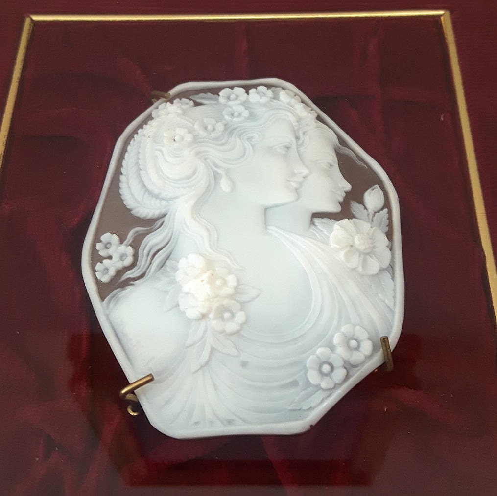 Shell cameo panel double goddess profile cameos picture wood Shell cameo panel double goddess profile cameos picture wood