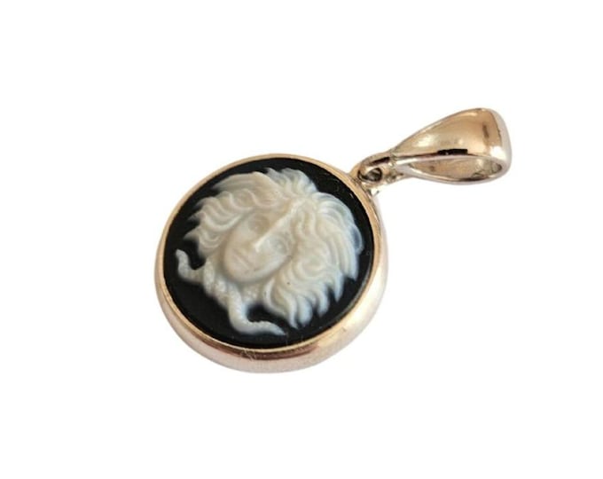 Ciondolo cammeo blu Medusa cammeo italiano gioielli donadio pietra cammei pendentif camée colgante camafeo カメオペンダント Камея подвеска