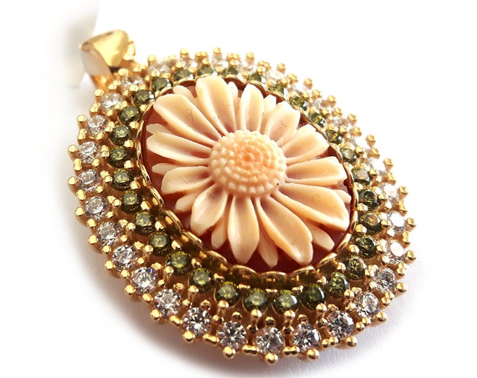Shell cameo pendant zircons daisy italian cameo jewelry donadio cameo shell pendentif camée colgante camafeo カメオペンダント Камея подвеска