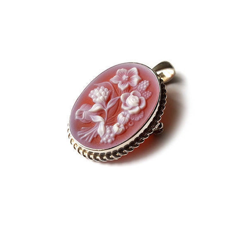 Red cameo brooch pendant floral italian cameo jewelry donadio stone cameo pendentif broche cam\u00e9e camafeu colgante \u30ab\u30e1\u30aa\u30da\u30f3\u30c0\u30f3\u30c8 \u041a\u0430\u043c\u0435\u044f \u043f\u043e\u0434\u0432\u0435\u0441\u043a\u0430