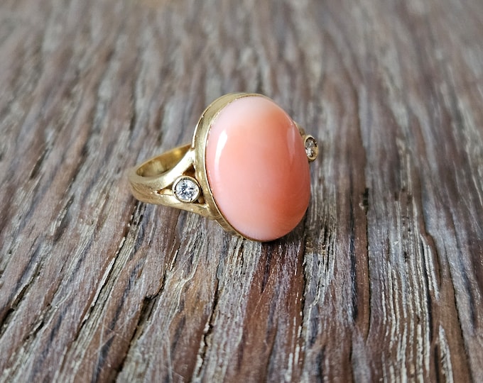 18kt Gold coral ring withtwo diamonds - italian coral donadio jewelry - bague corail