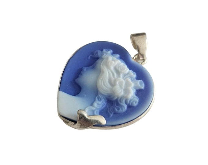 Blue cameo pendant heart shaped woman profile italian cameo jewelry donadio stone cameos pendentif camée