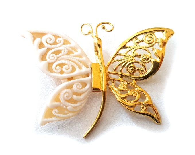 Shell cameo pendant Butterfly shape italian cameo jewelry donadio cameo shell pendentif camée colgante camafeo カメオペンダント Камея подвеска
