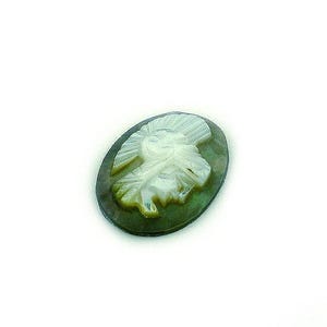 Mother of Pearl Cameo: Minerva Goddess, Italian Jewelry (16mm)