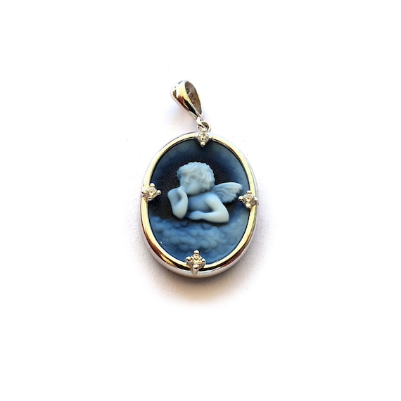 Angel cameo pendant deals
