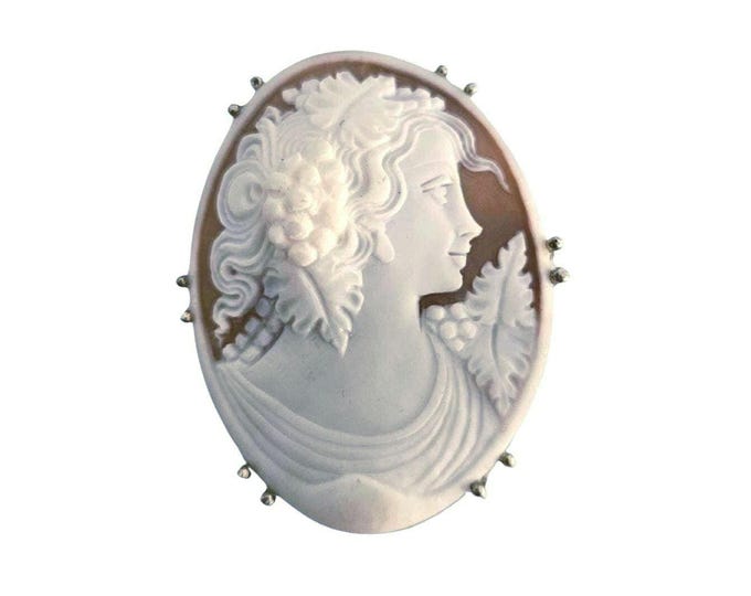 Spilla con cammeo Baccante: conchiglia sardonica, argento sterling