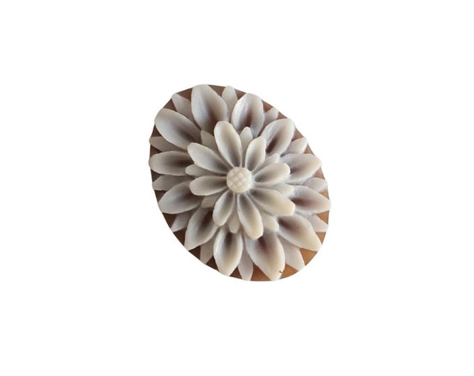 Flower Sardonyx seashell cameo handcarved in Italy