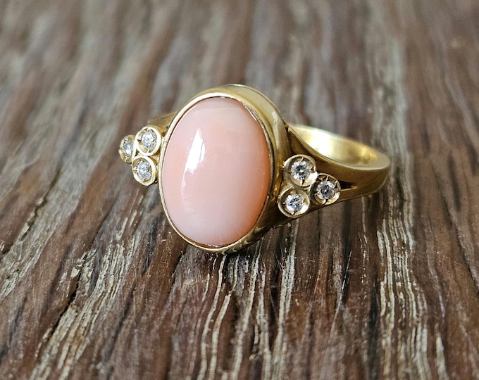 Gold pink coral ring diamonds italian coral jewelry donadio corals cameos jewellery bague corail サンゴリング коралловое кольцо anillo coral