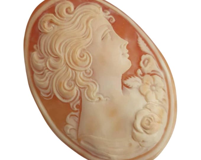 Cammeo di conchiglie fatto a mano con Venere Dea romana