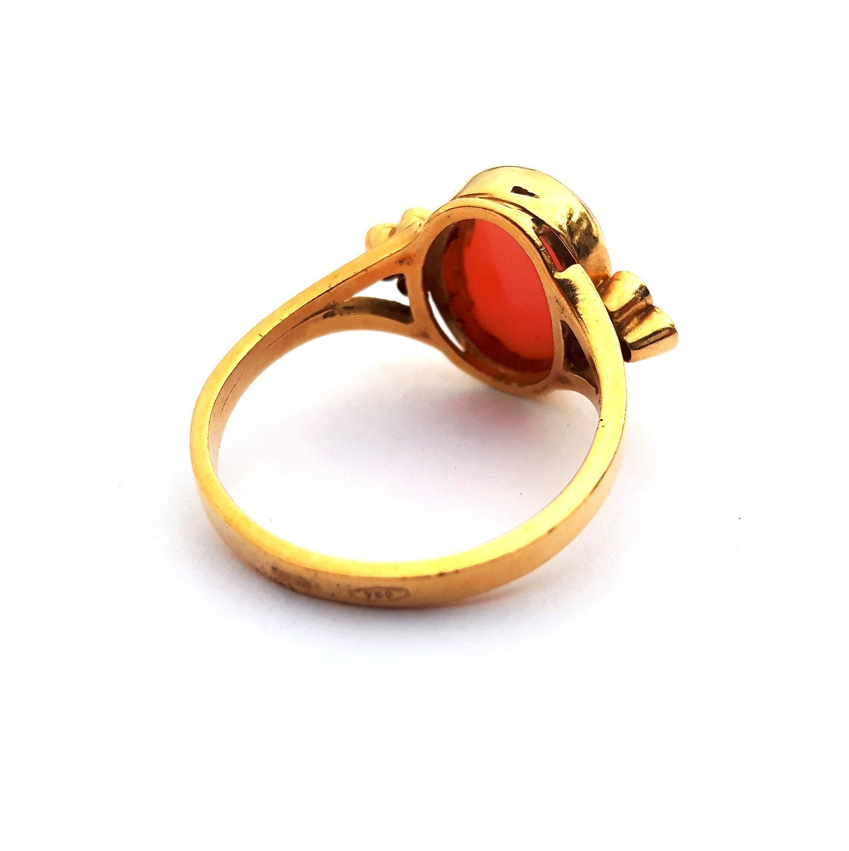 Oval Cabochon Cut Red Coral Ring 14K Yellow Gold