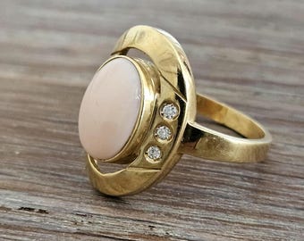 Gold pink coral ring diamonds italian coral jewelry donadio corals cameos jewellery bague corail サンゴリング коралловое кольцо anillo coral
