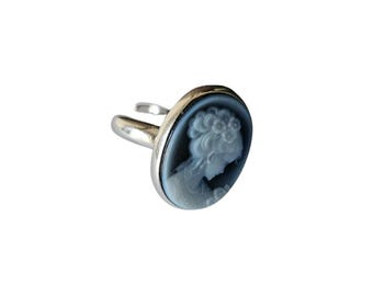 Anello con cammeo in agata blu: profilo da donna in argento sterling, regolabile