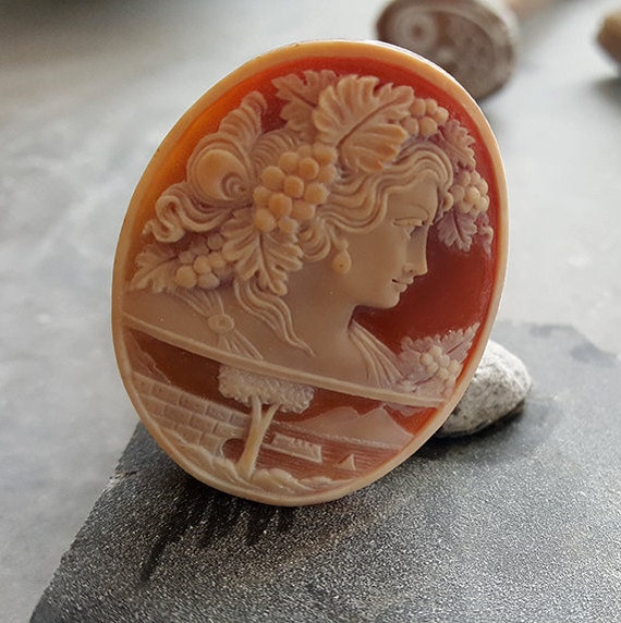 GRAND CAMÉE COQUILLE Ancien XIXème Femme à l'antique EUR 29,99