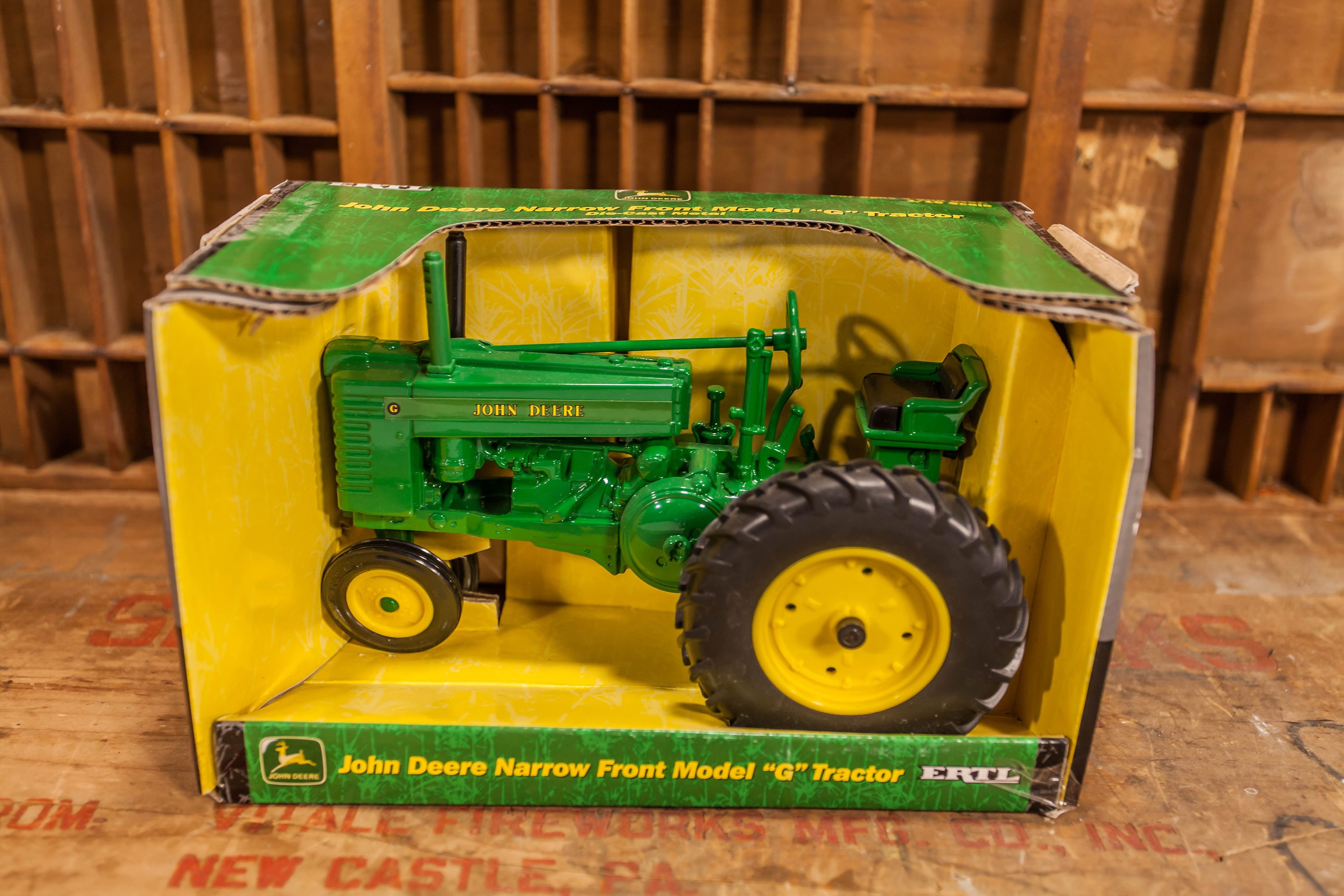 Vintage Die-Cast John Deere Model G Tractor, ERTL Green Yellow Toy Tractor