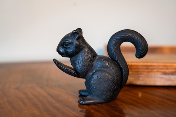 Vintage Cast Iron Squirrel Nut Cracker Country Farmhouse Rustic Kitchen Decor
