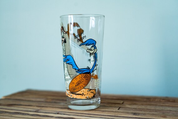 Vintage 1970s Road Runner & Wile E. Coyote Collectable Glass Pepsi