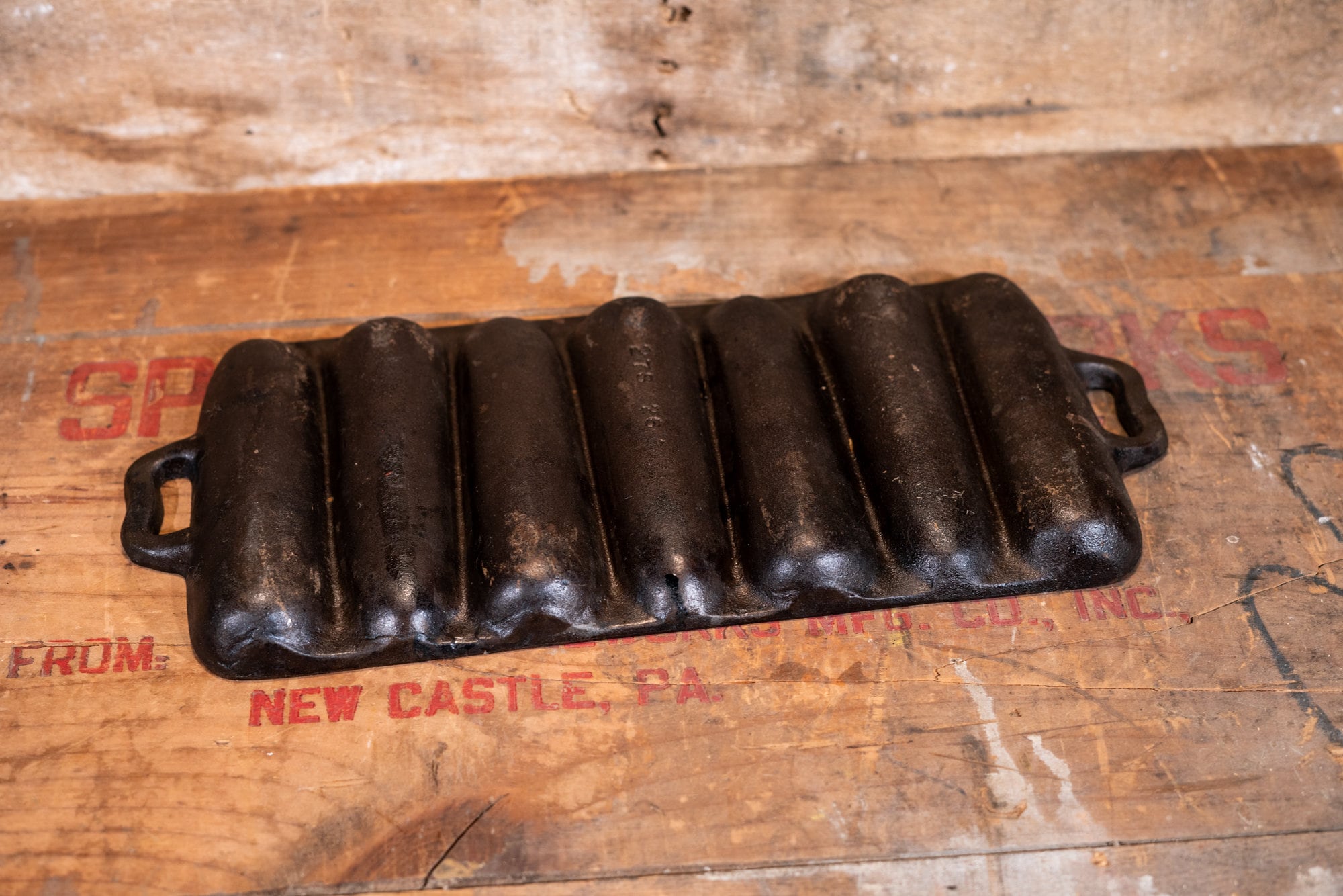 Vintage Cast Iron Cornbread Mold Corn Bread Pan Country Farmhouse