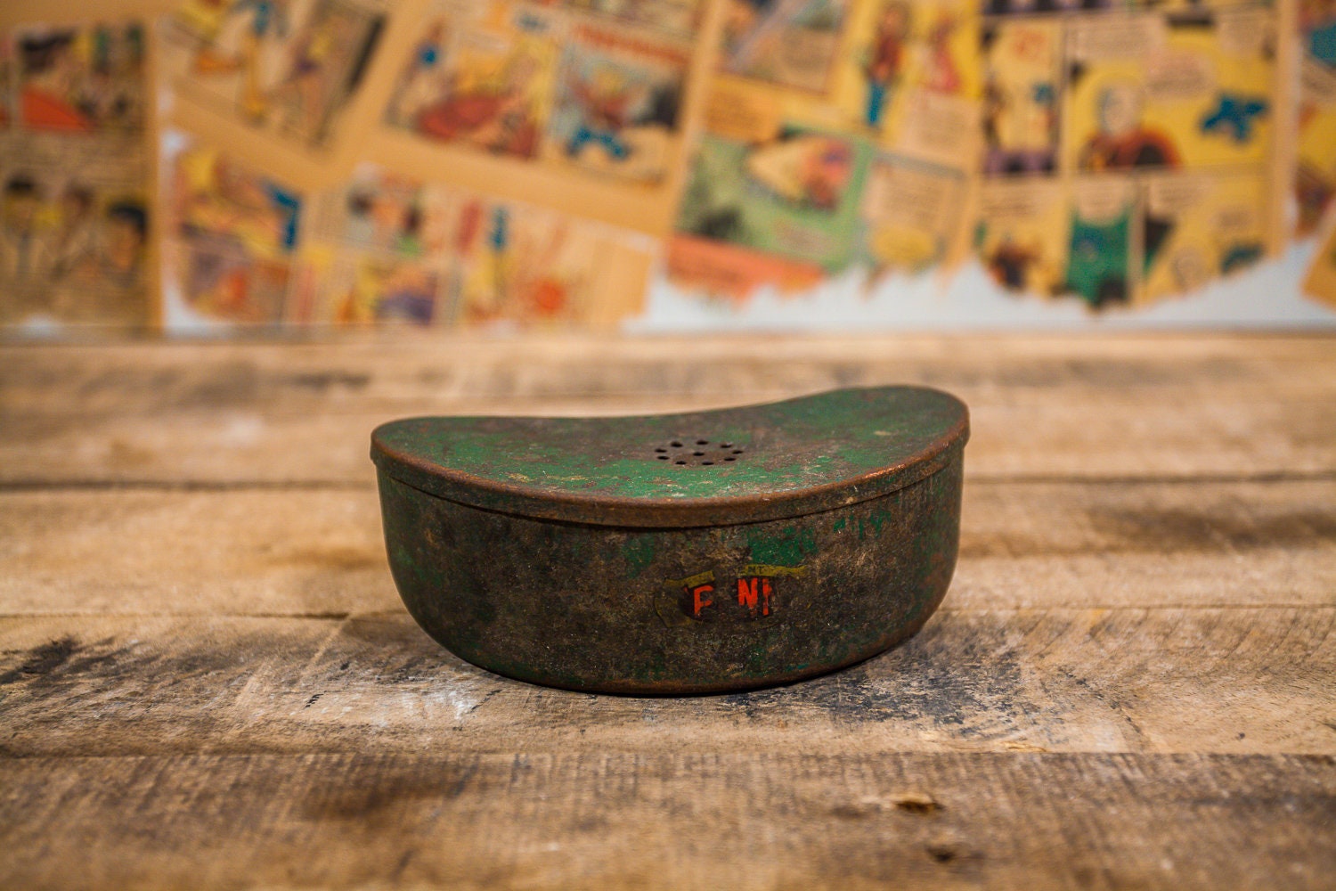 Vintage PENN Fishing Bait Box Green Metal Worm Tin Carrier Rustic Man