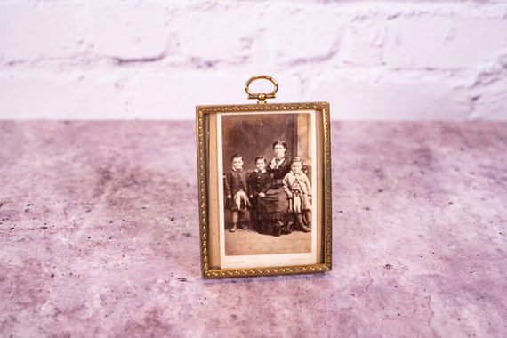 Antique Cabinet Card in Frame Photography Family Mother with Children Photograph Photo Props