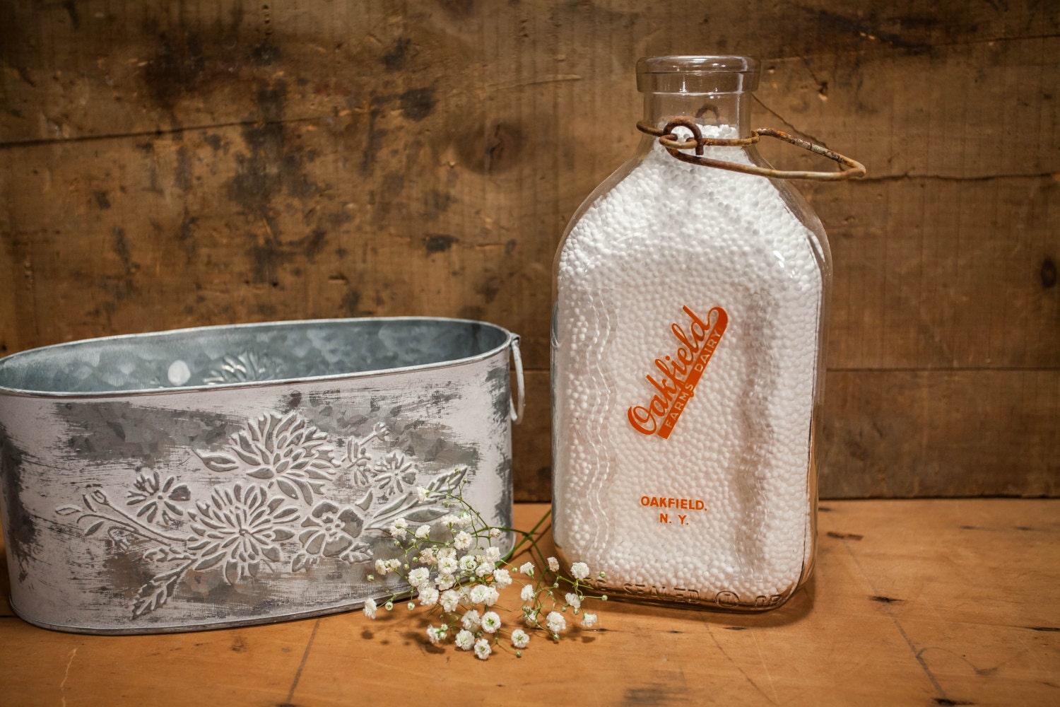 Vintage Oakfield Farms Dairy 2 Quarts Glass Milk Bottle, Oakfield New