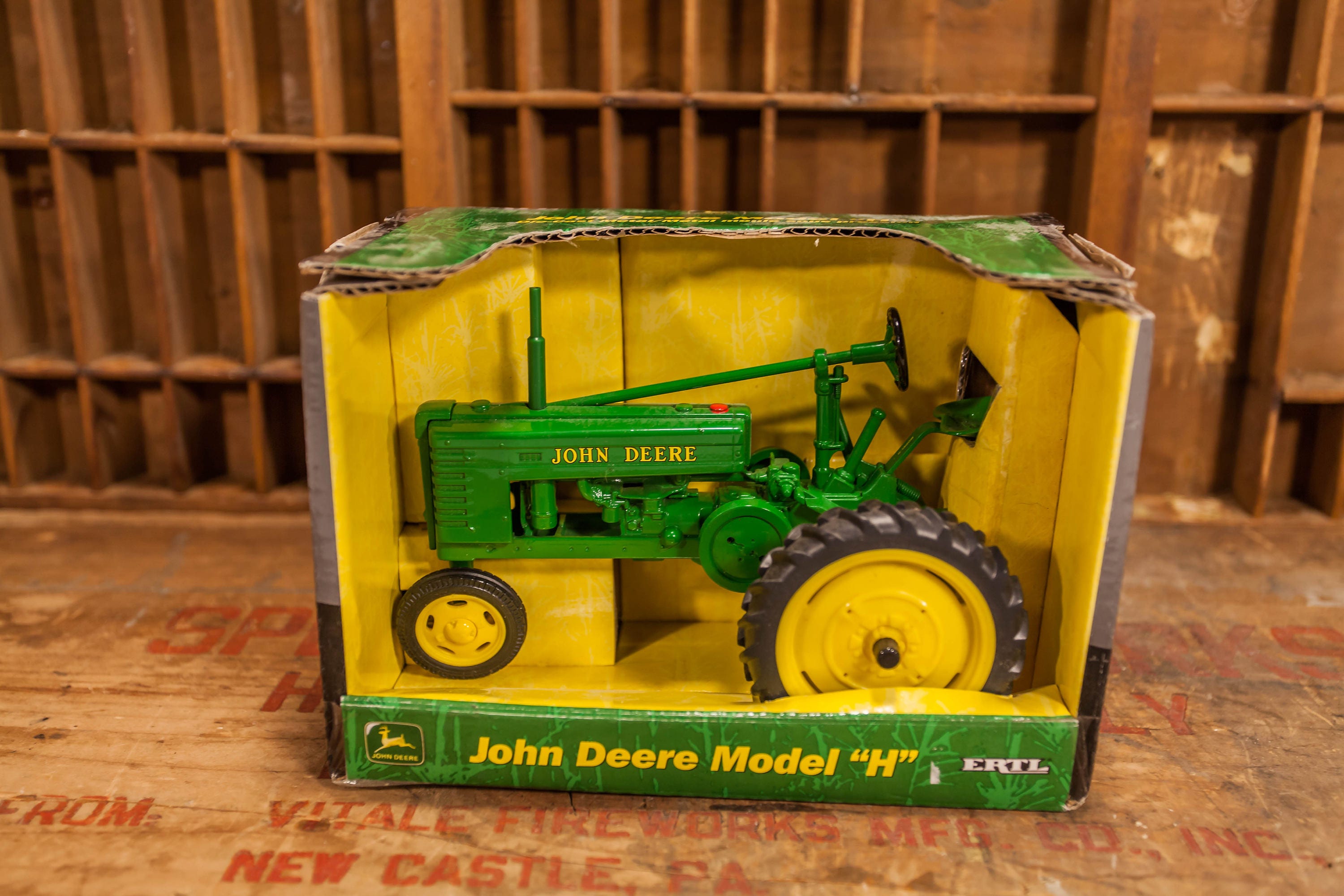 Vintage Die-Cast John Deere Model H Tractor, ERTL Green Yellow Toy Tractor