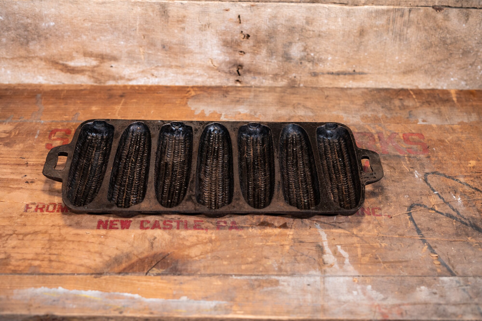 Vintage Cast Iron Cornbread Mold Corn Bread Pan Country Farmhouse