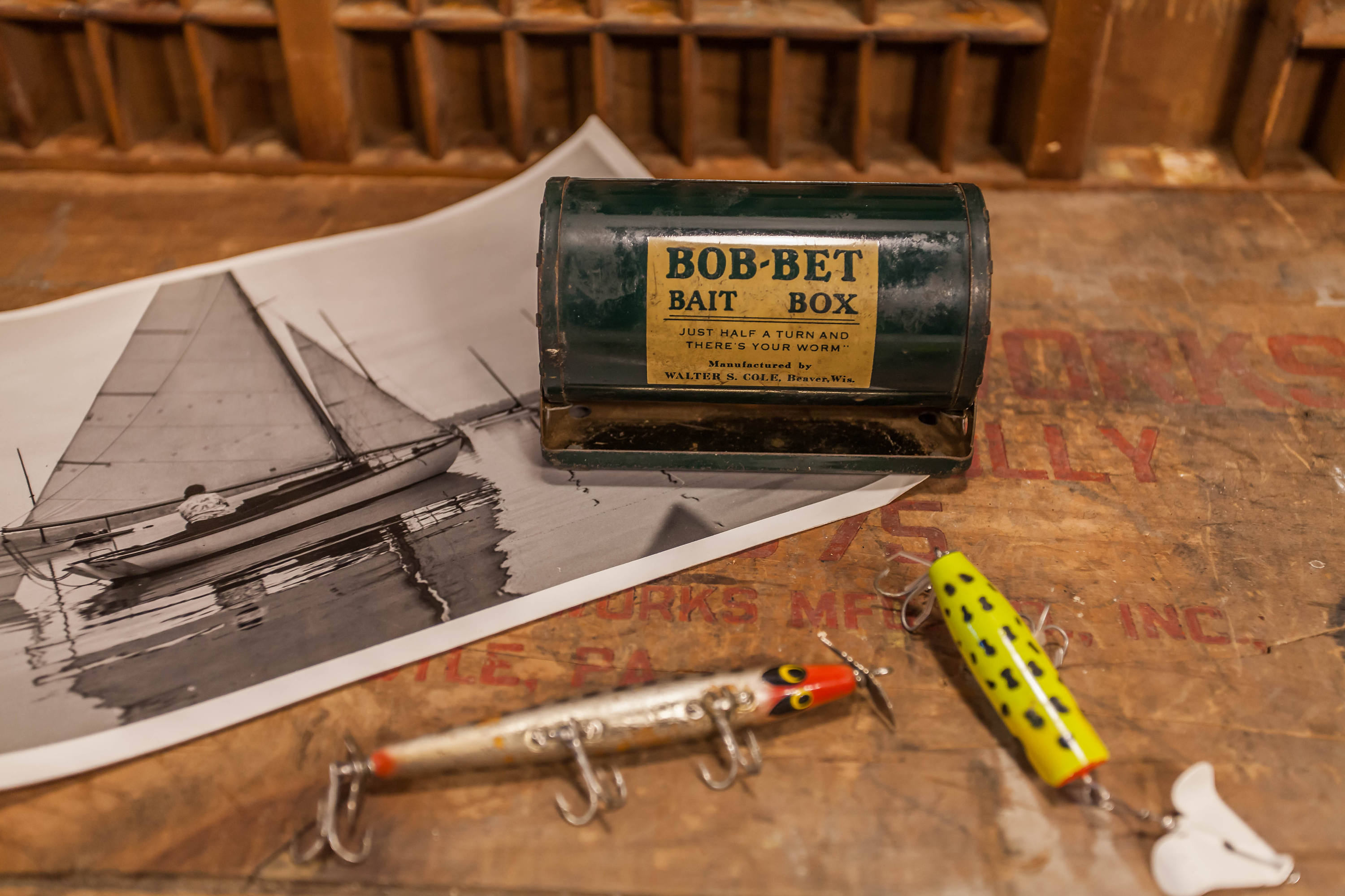 Vintage BobBet Fishing Bait Box Green Metal Worm Tin Carrier Rustic