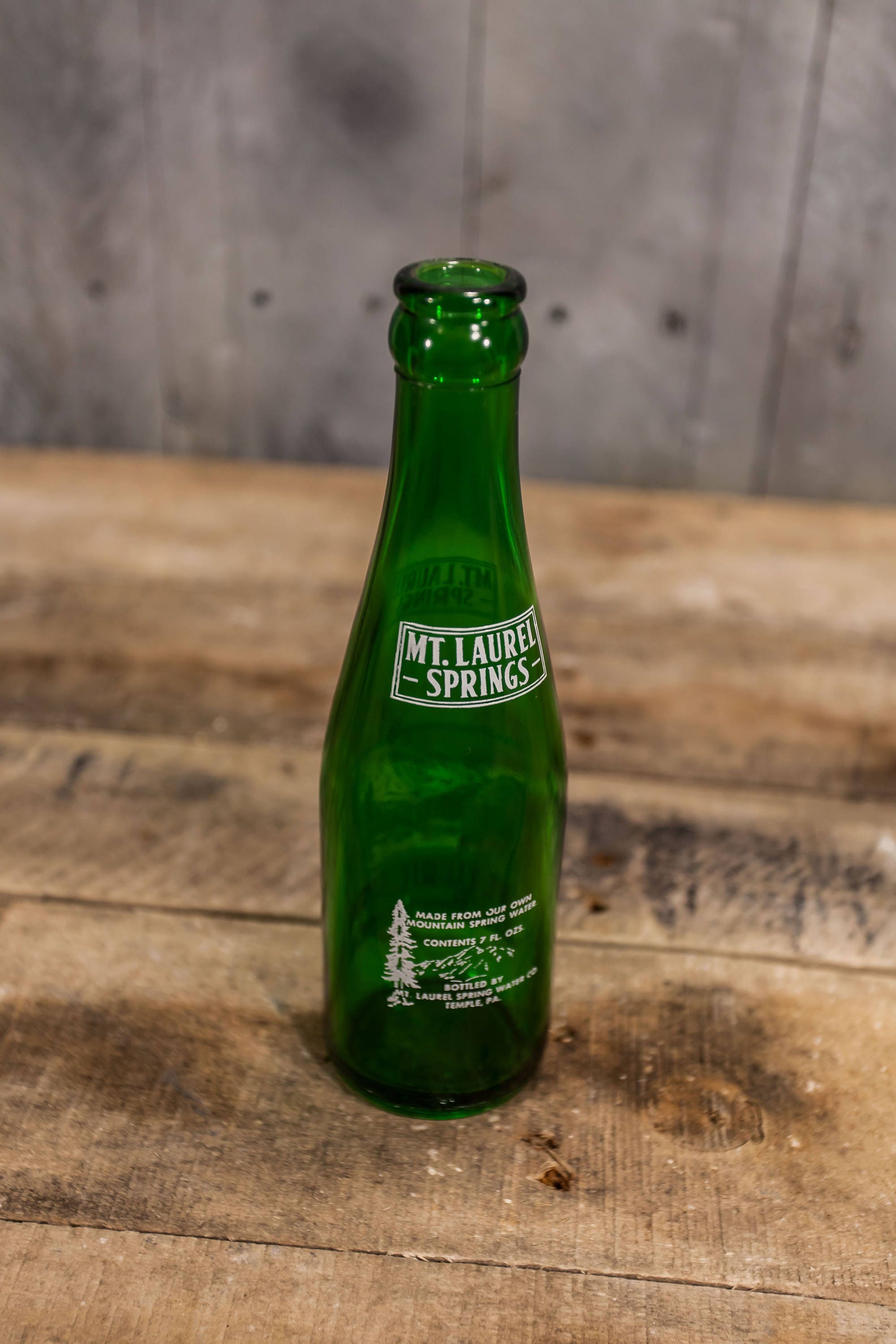 Collectible Glass Vintage Mt Laurel Spring Beverages 7oz Bottle ACL