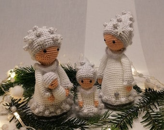 Flower children snowflake family - crochet pattern