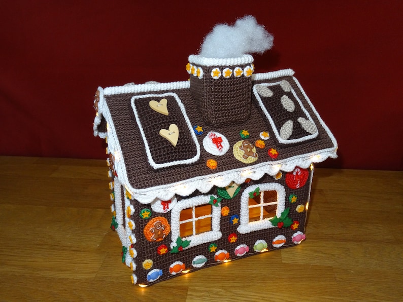 Gingerbread house crochet pattern image 3