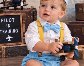 Cake Smash Outfit Gray Blue — Boys First Birthday Outfit yellow Blue — Baby Blue Bow Tie & Baby Blue Diaper Cover with yellow Suspenders