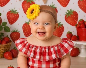 Mono de primer cumpleaños con diseño de bayas, traje de primer cumpleaños, mono bordado a mano, vestido de niña de fresa personalizado, regalo de cumpleaños personalizado