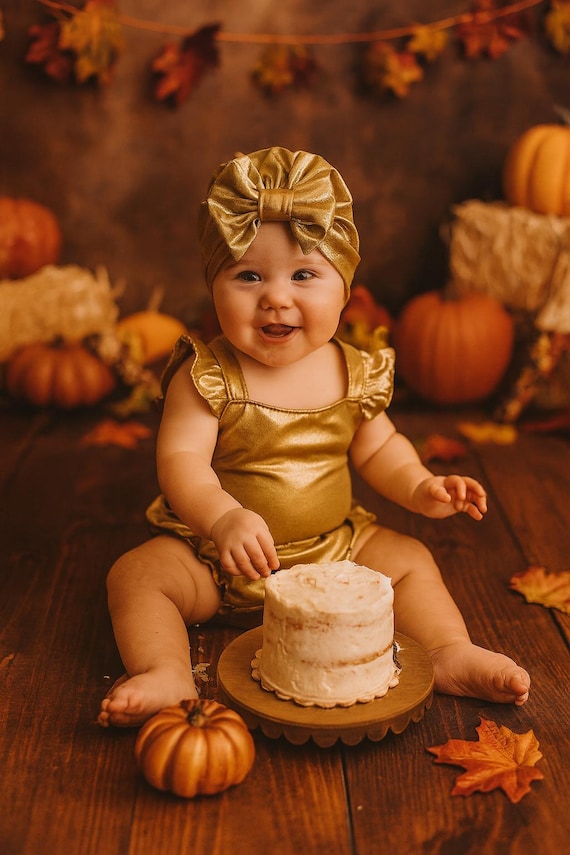 Hat bloomer set, gold one cake smash, girl bloomer set, bow headband bloomer, sparkle gold diaper cover, baby girl gold, bloomer girl set