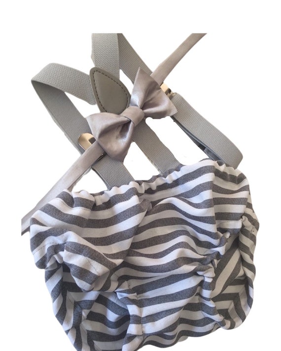 gray cake smash outfit boy, gray bow tie suspenders, 1st birthday outfit, gray diaper cover bow tie, baby bow tie, cake smash props, gray