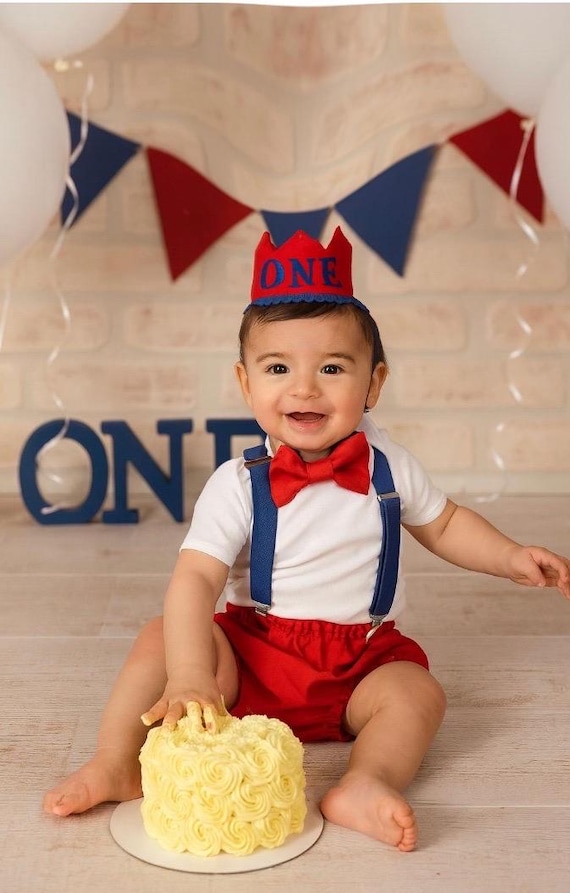 red cake smash outfit boy, Videogame cake smash, red bow tie, smash cake outfit boy, red diaper cover, red blue baby bow tie, red suspenders