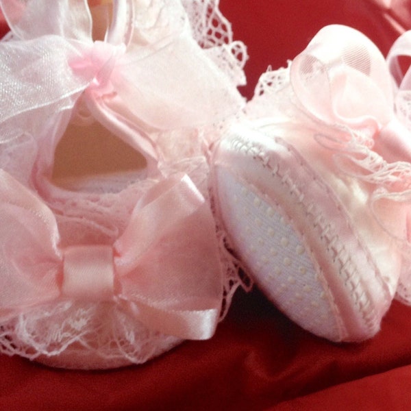 Zapatos rosados para recién nacidos, zapatos para el primer caminante, zapatos para bebés, zapatos para bebés pre walker, zapatos rosados para bebés, zapatos para recién nacidos, zapatos suaves para bebés, zapatos de encaje para bebés