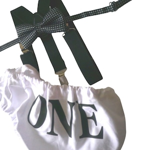 Cake Smash Boy Outfit,Black and White 1st Birthday Boy, Black Diaper Cover, Bowtie, Suspender, boy suspenders, First Birthday Boy, Boys 1st