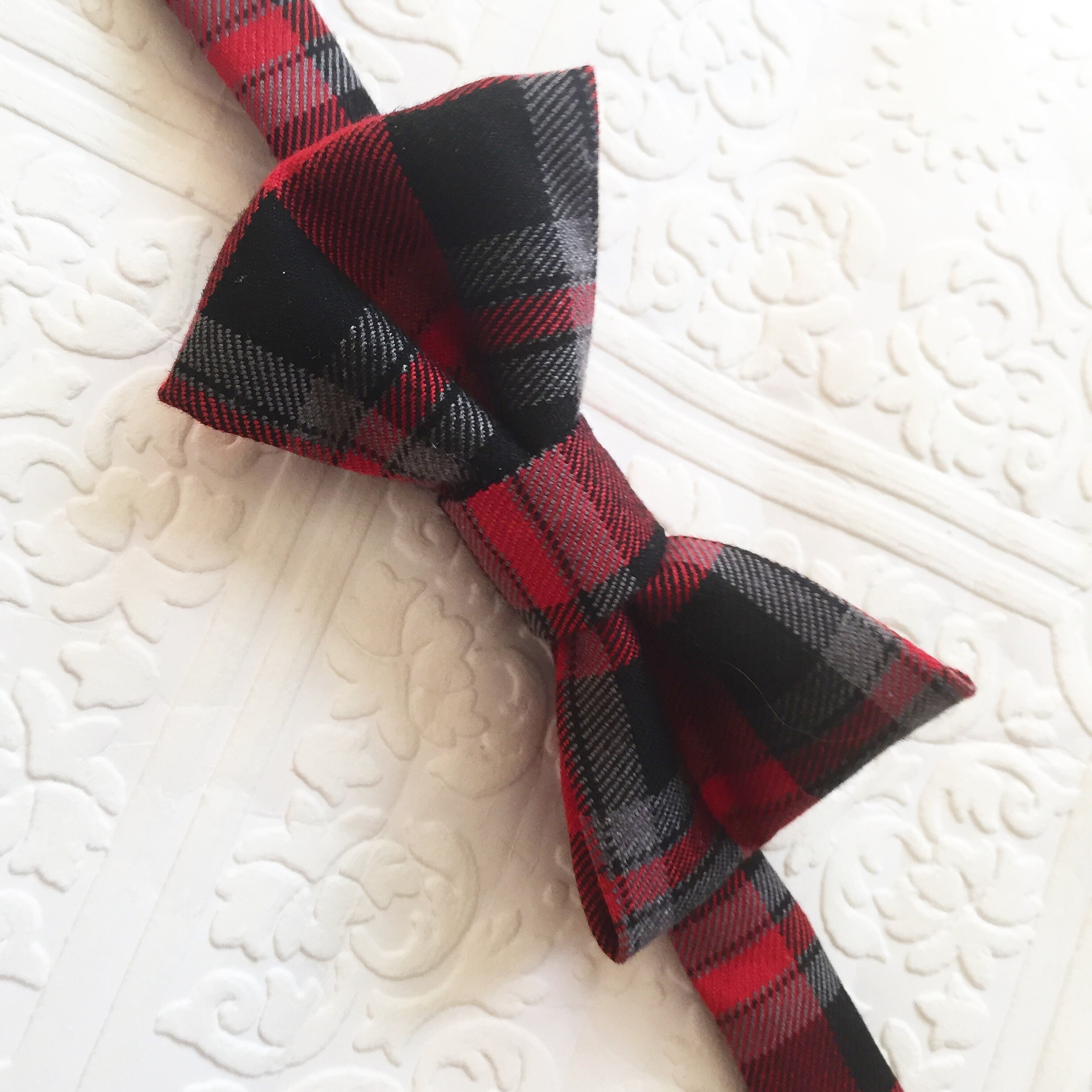 Classic Red plaid bow tie boys bow tie, infant bowtie,toddler bowtie