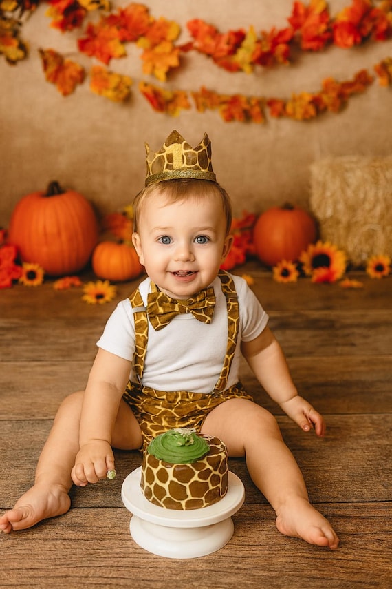 safari cake smash outfit boy, boy cake smash outfit, giraffe cake smash, jungle cake smash, safari 1st birthday boy, giraffe diaper cover