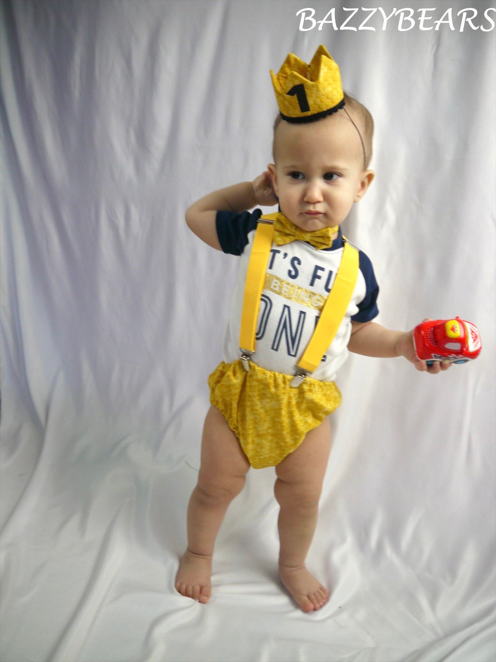 cake smash outfit boy, bumble bee birthday, first birthday boy, baby tie, diaper cover tie set, 1st birthday boy outfit, baby necktie, bee